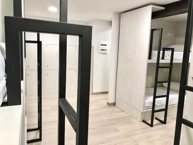 Quartier Leon Hostel Jabalquinto المظهر الخارجي الصورة