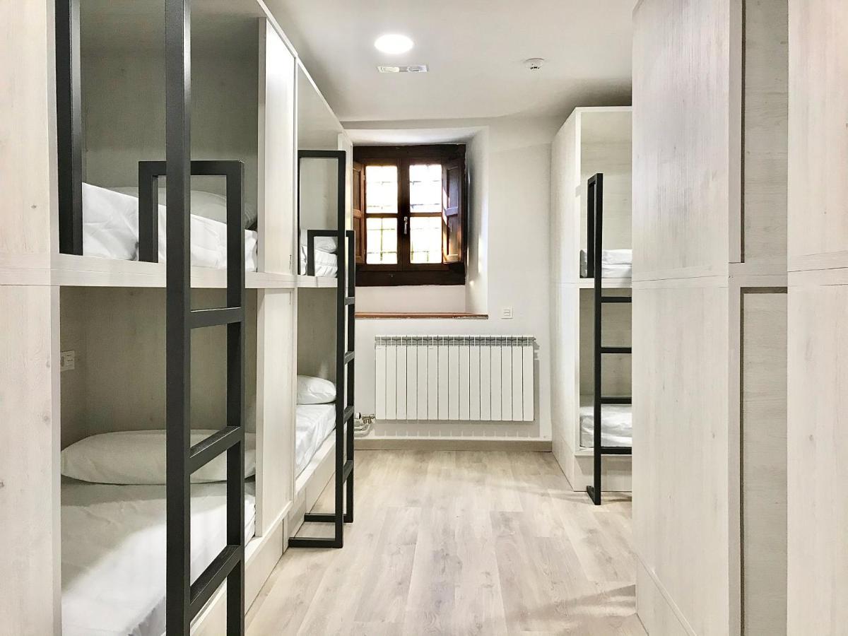 Quartier Leon Hostel Jabalquinto المظهر الخارجي الصورة