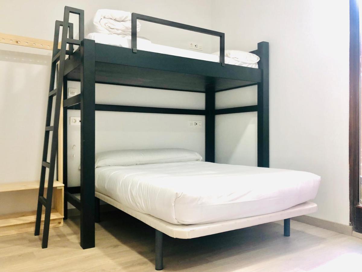 Quartier Leon Hostel Jabalquinto المظهر الخارجي الصورة