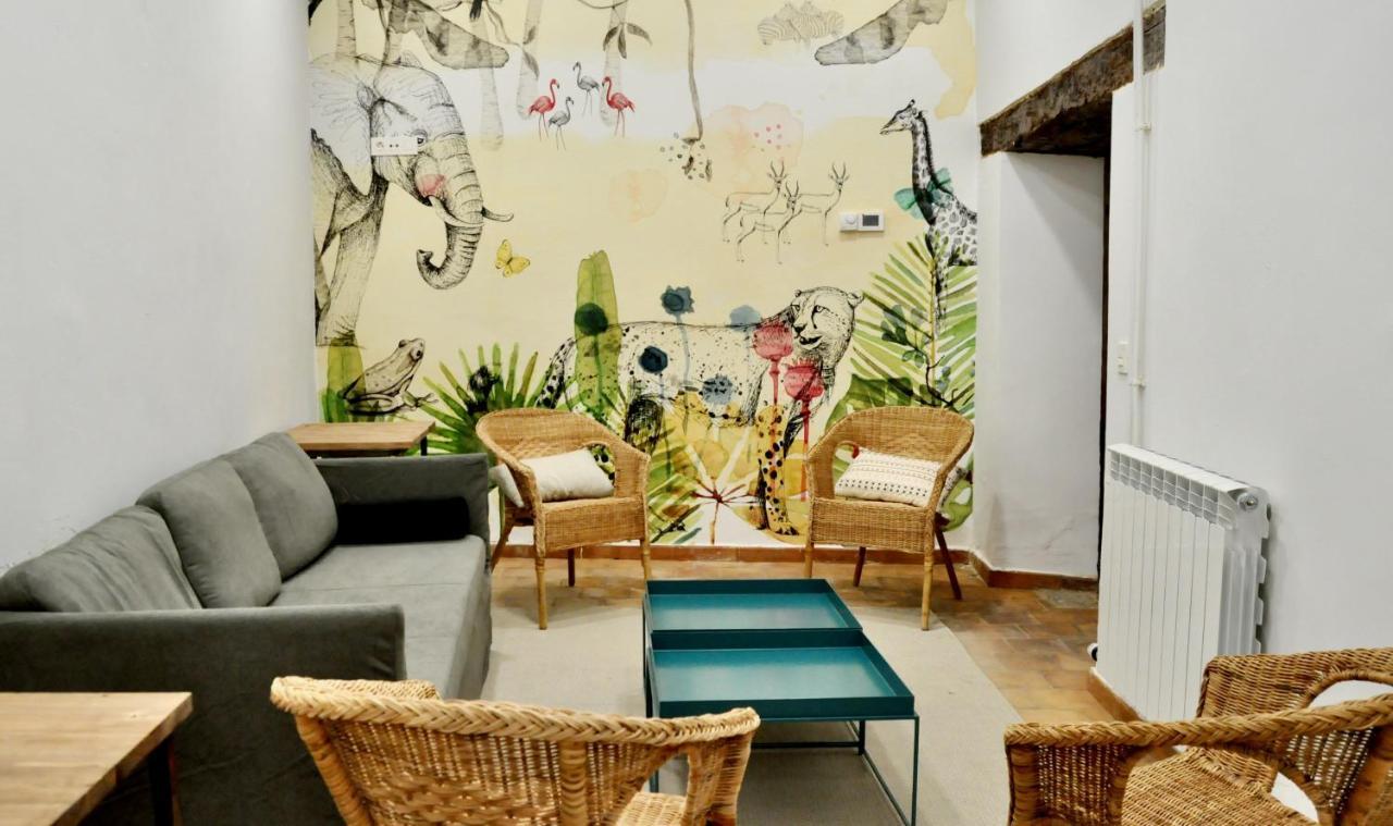 Quartier Leon Hostel Jabalquinto المظهر الخارجي الصورة