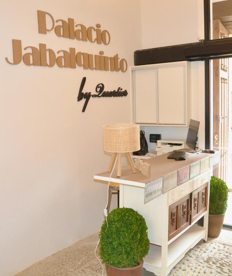 Quartier Leon Hostel Jabalquinto المظهر الخارجي الصورة