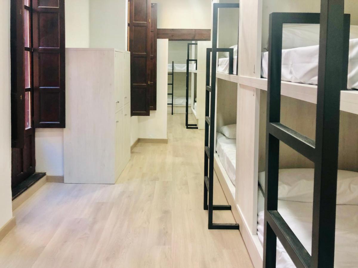 Quartier Leon Hostel Jabalquinto المظهر الخارجي الصورة